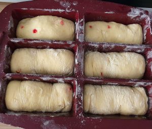 Briochettes aux pralines roses-façonnage 1