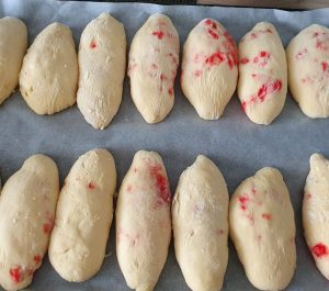 Briochettes aux pralines roses-façonnage 2