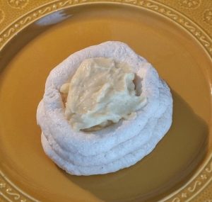 Pavlova aux fruits rouges-façonnage 2