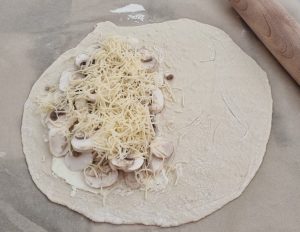 Calzone aux champignons de Paris - Façonnage 5