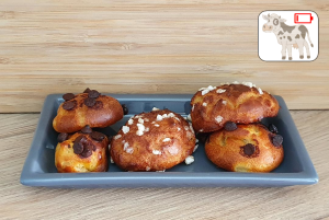 Chouquettes aux pépites de chocolat noir et grains de sucre