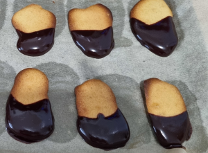 Langue de chat au Chocolat Noir - façonnage
