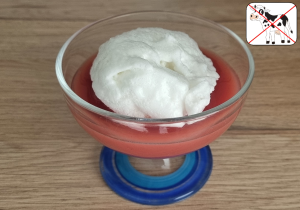 Île flottante aux fruits rouges