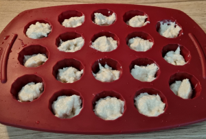 Bouchees Coco, coeur Chocolat noir et Fleur de Sel - façonnage 1