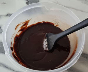 Mousse au Chocolat noir Stracciatella - façonnage 1