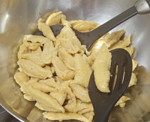 Spätzle au Carotte et Panais - façonnage 8