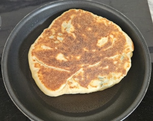 Naan aux Épinards et à la Feta - étape 13