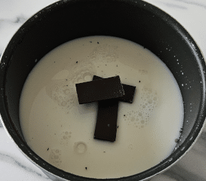 Crème aux œufs au Chocolat noir - étape 1