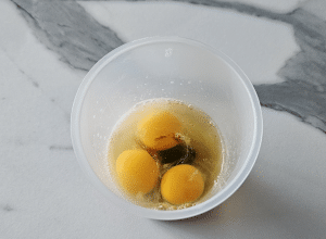 Crème aux Œufs façon Crumble aux Pommes - étape 2