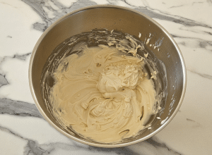 Sundae au Caramel beurre salé et Cacahuète - étape 5