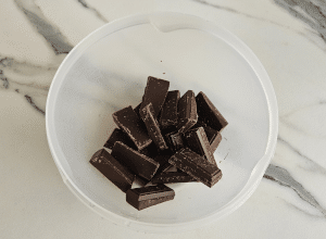 Tartelettes au Chocolat noir et éclats de Caramel - étape 13
