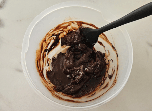 Tartelettes au Chocolat noir et éclats de Caramel - étape 15