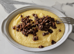 Polenta aux Tomates séchées, Câpres et Olives - étape 7