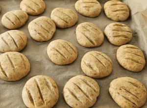 Petits pains aux Herbes et Tomates séchées - étape 13