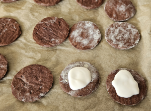 Gâteaux au Cacao fourrés à la Vanille - étape 17