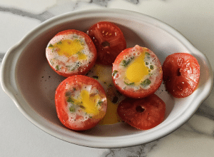 Œuf cocotte en robe de Tomate - étape 12
