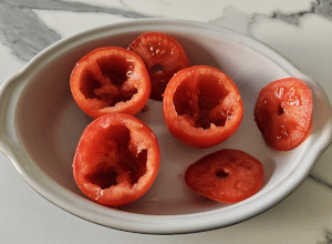 Œuf cocotte en robe de Tomate - étape 3