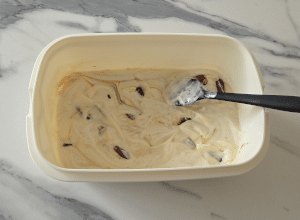 Glace au Yaourt Caramel et Noix de pecan - étape 4