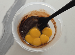 Mousse au Chocolat tourbillon Caramel - étape 3