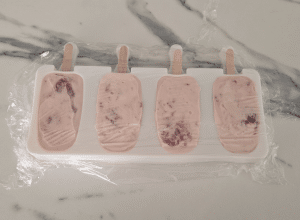 Esquimeau glacé au yaourt et aux fraises - étape 8